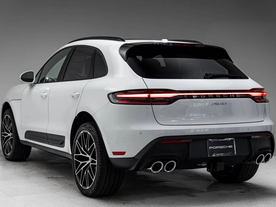 2026 Porsche Macan - Image 3 of 5