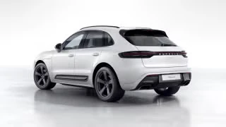 2026 Porsche Macan - Image 17 of 30