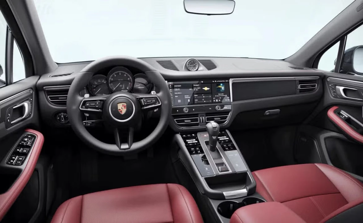 2026 Porsche Macan - Image 28 of 31