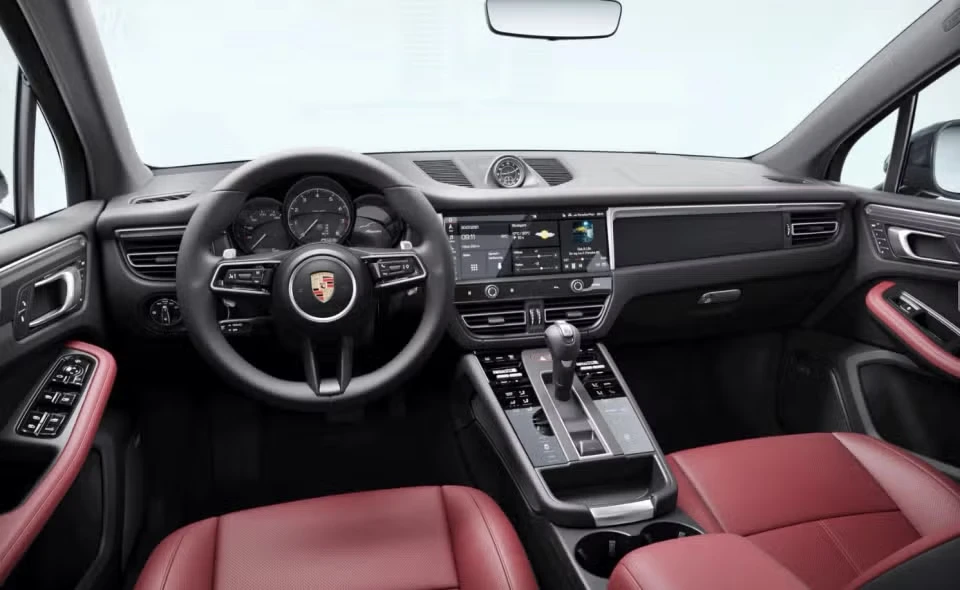 2026 Porsche Macan - Image 27 of 31