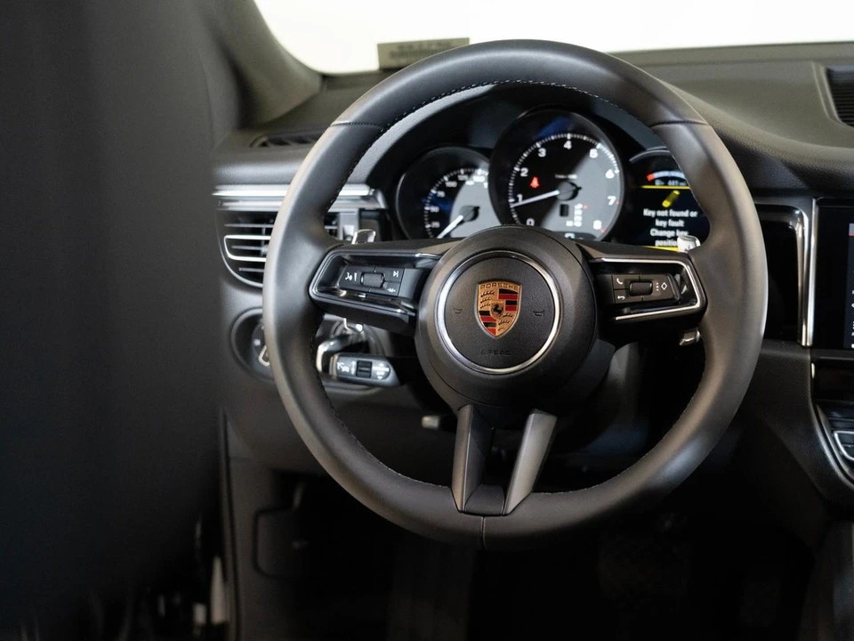 2026 Porsche Macan - Image 25 of 26