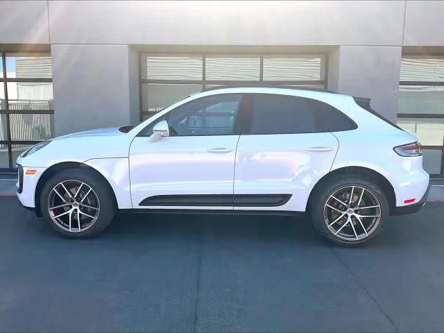 2026 Porsche Macan Electric - Image 10 of 31
