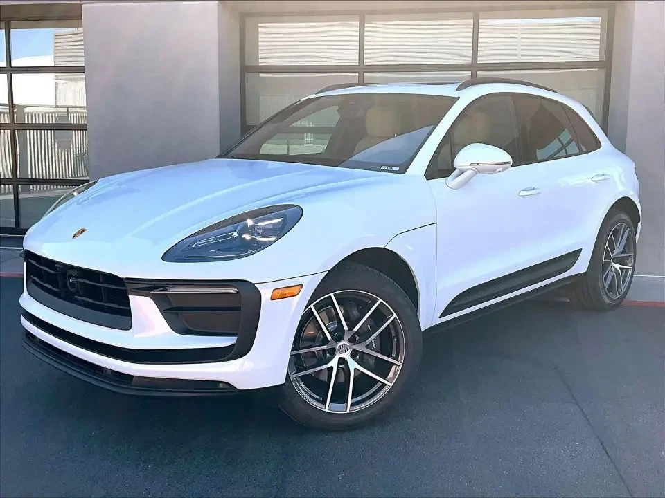 2026 Porsche Macan Electric - Image 7 of 31