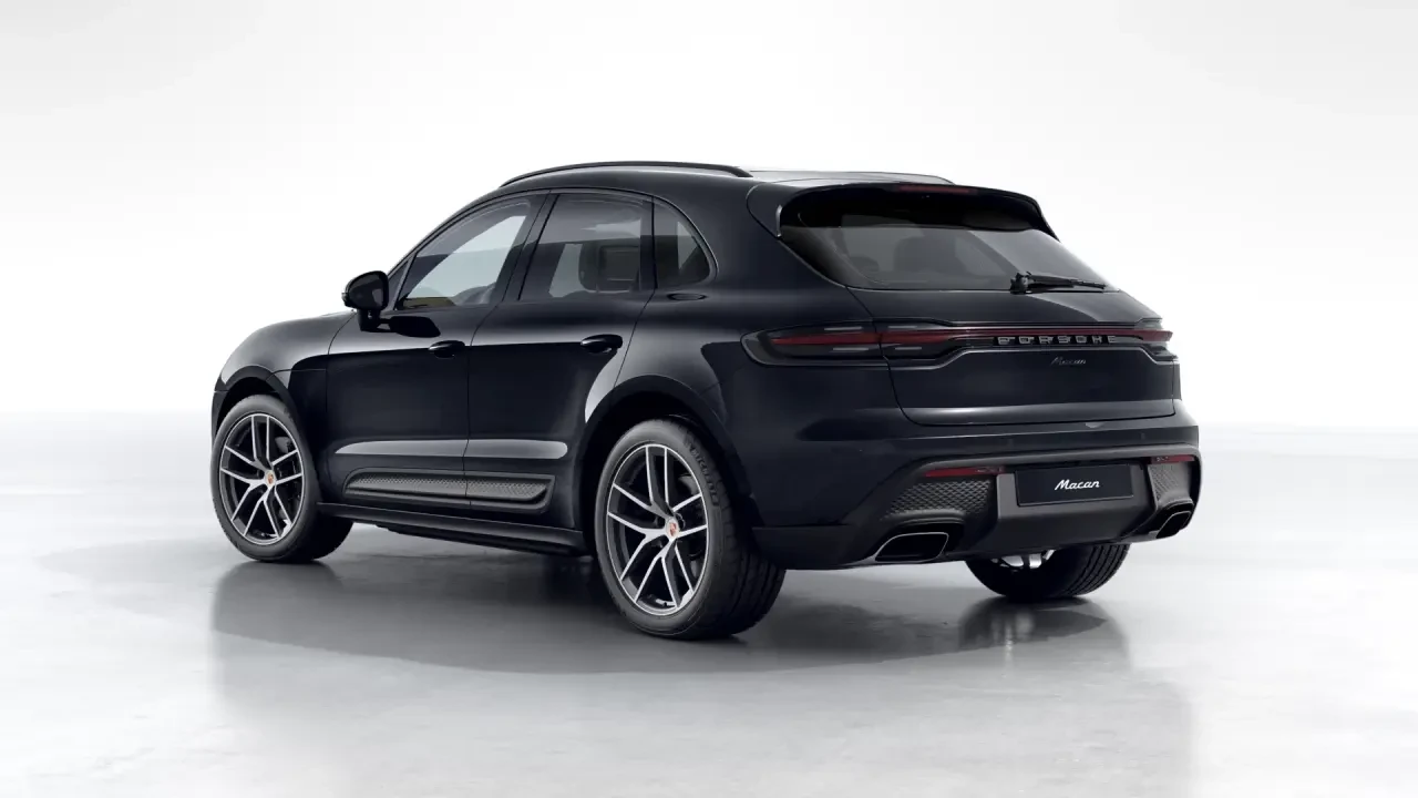 2026 Porsche Macan - Image 24 of 31