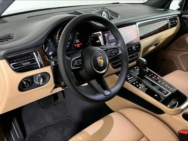 2026 Porsche Macan Electric - Image 26 of 31