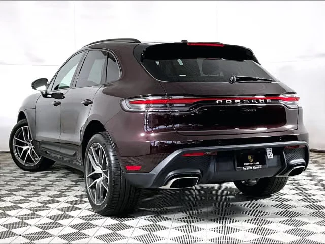 2026 Porsche Macan Electric - Image 18 of 31