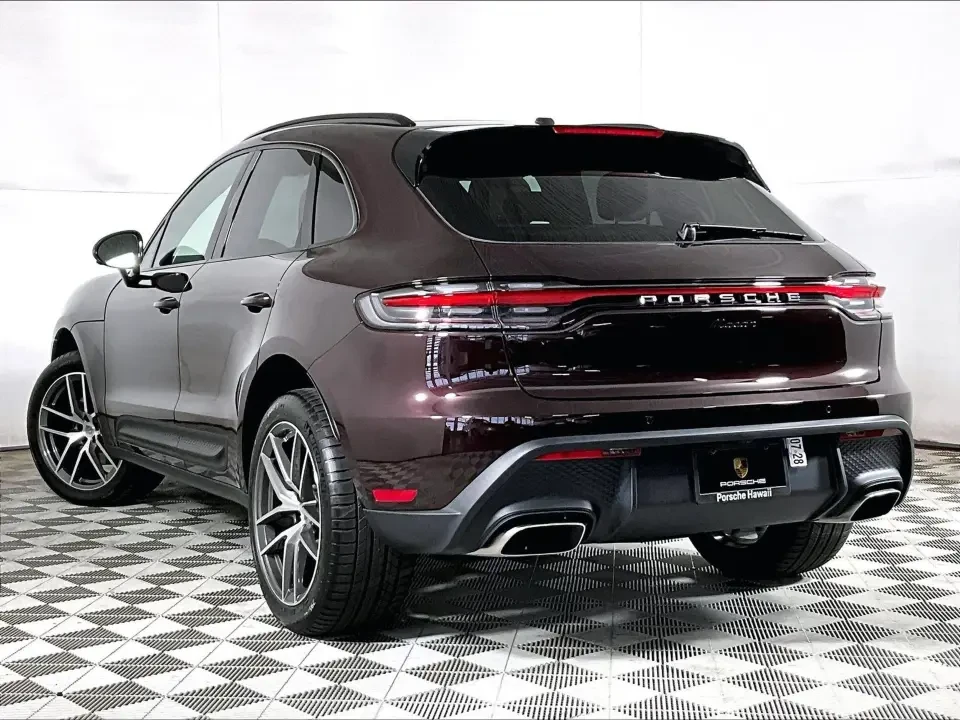 2026 Porsche Macan Electric - Image 23 of 31