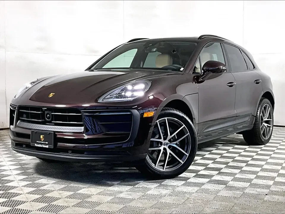 2026 Porsche Macan Electric - Image 7 of 31