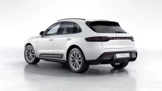 2026 Porsche Macan - Image 17 of 31