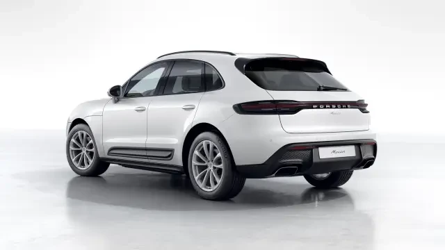 2026 Porsche Macan - Image 22 of 31