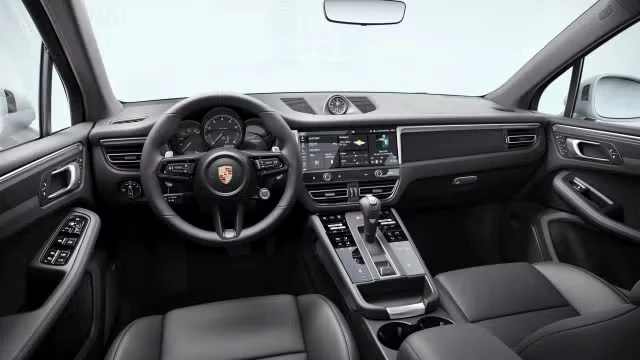 2026 Porsche Macan - Image 26 of 31