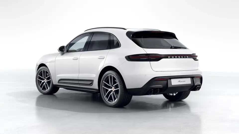 2026 Porsche Macan - Image 23 of 31