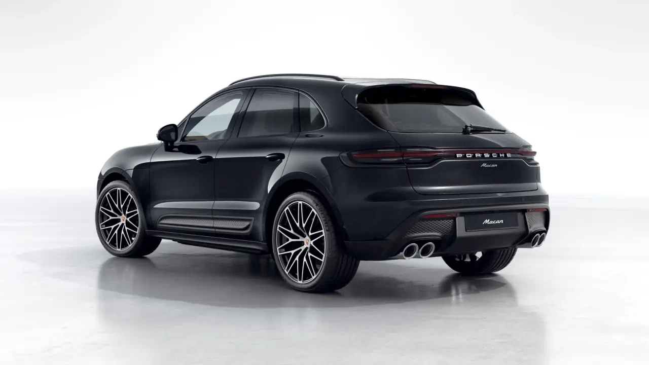 2026 Porsche Macan - Image 24 of 31