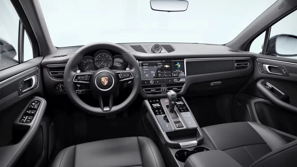 2026 Porsche Macan - Image 27 of 31