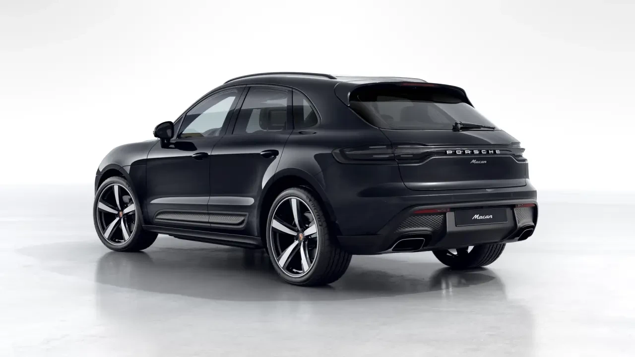 2026 Porsche Macan - Image 24 of 31