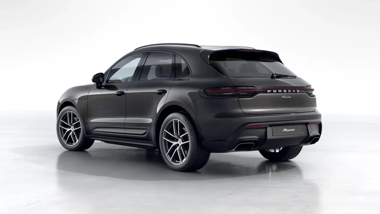 2026 Porsche Macan - Image 24 of 31