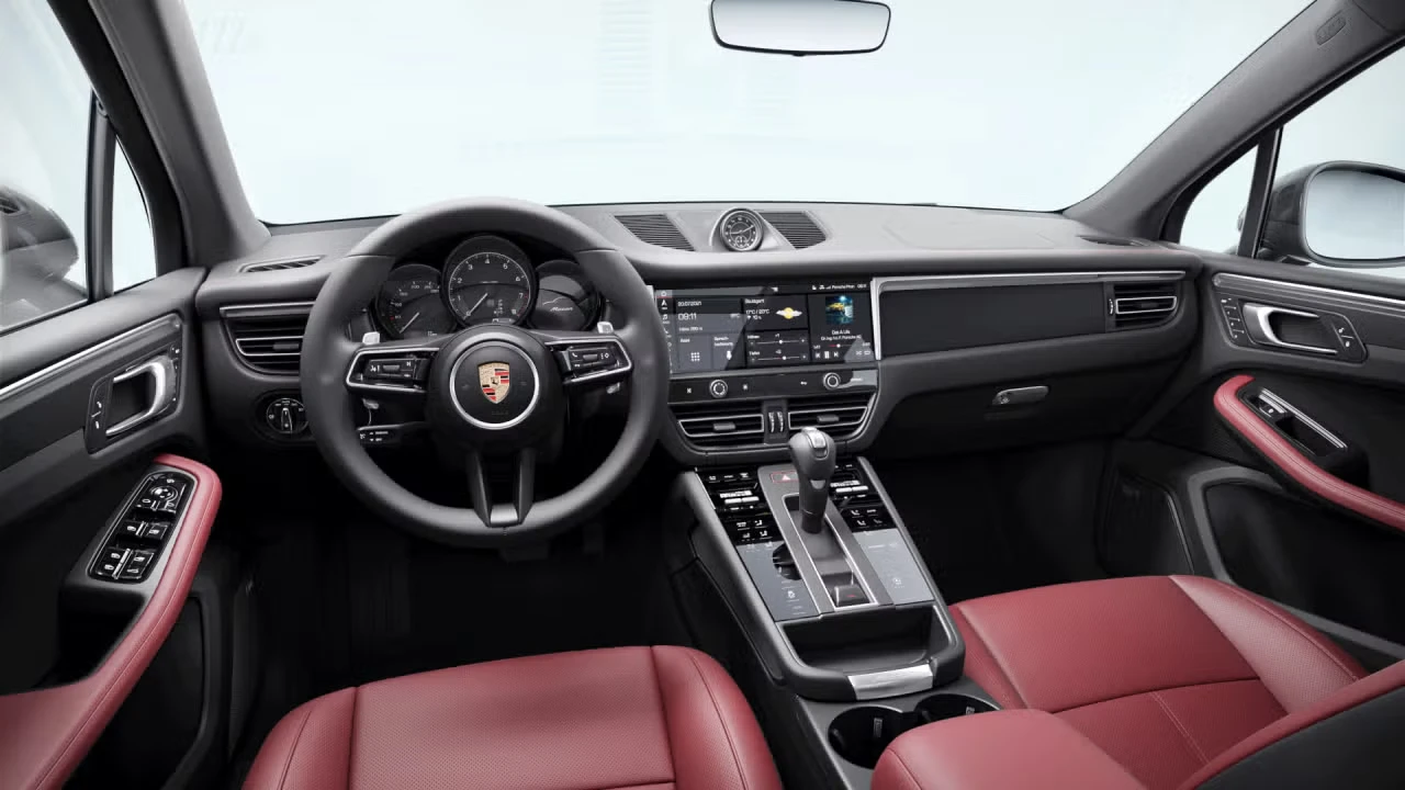 2026 Porsche Macan - Image 28 of 31