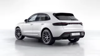 2026 Porsche Macan - Image 17 of 31
