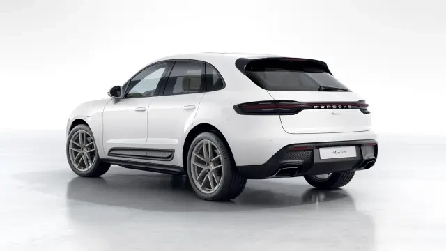 2026 Porsche Macan - Image 22 of 31