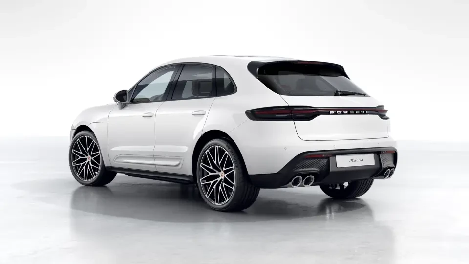2026 Porsche Macan - Image 23 of 31