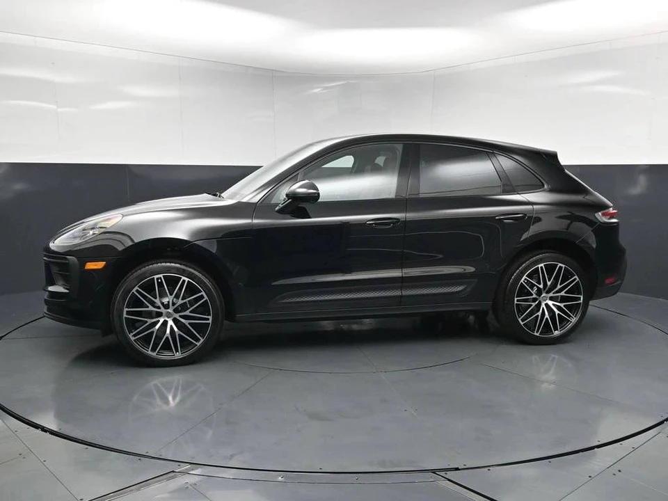 2026 Porsche Macan Electric - Image 2 of 5