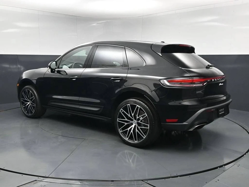 2026 Porsche Macan Electric - Image 3 of 5