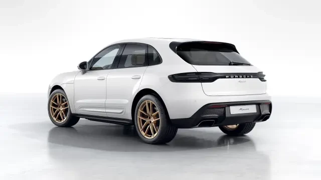 2026 Porsche Macan - Image 22 of 31