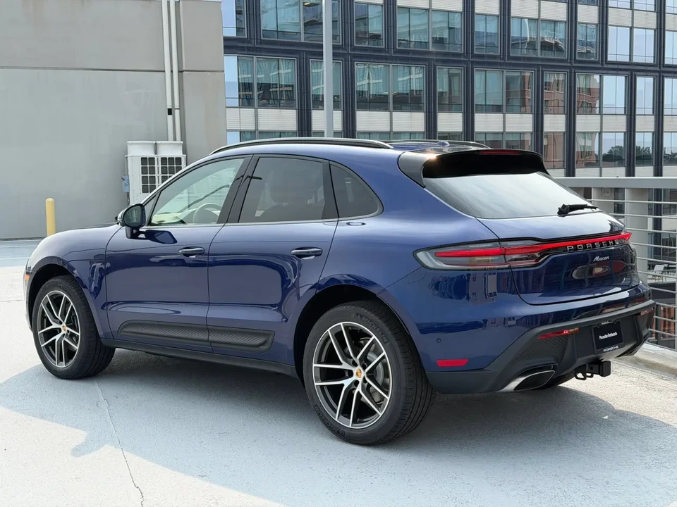 2026 Porsche Macan Electric - Image 24 of 31