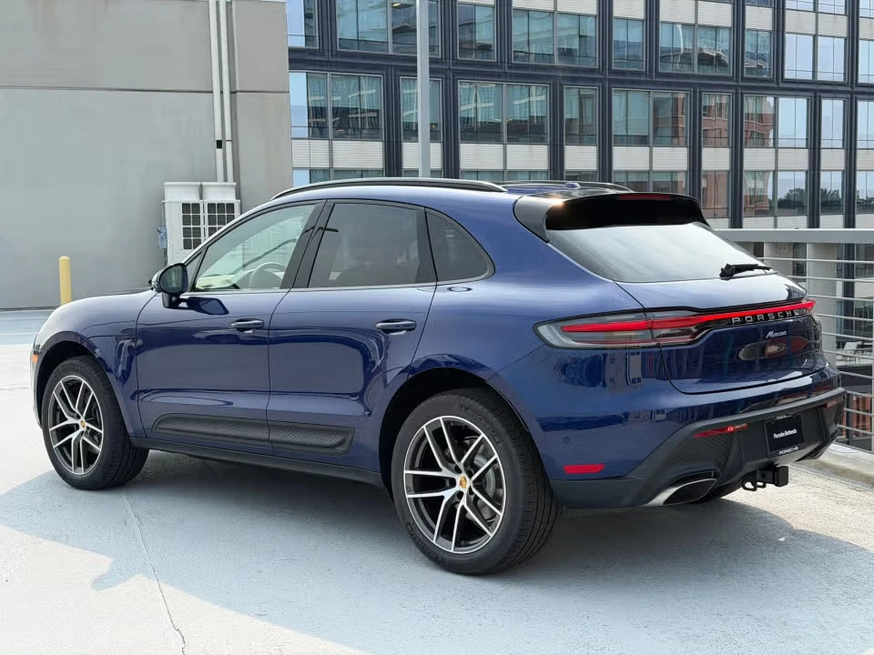 2026 Porsche Macan Electric - Image 19 of 31