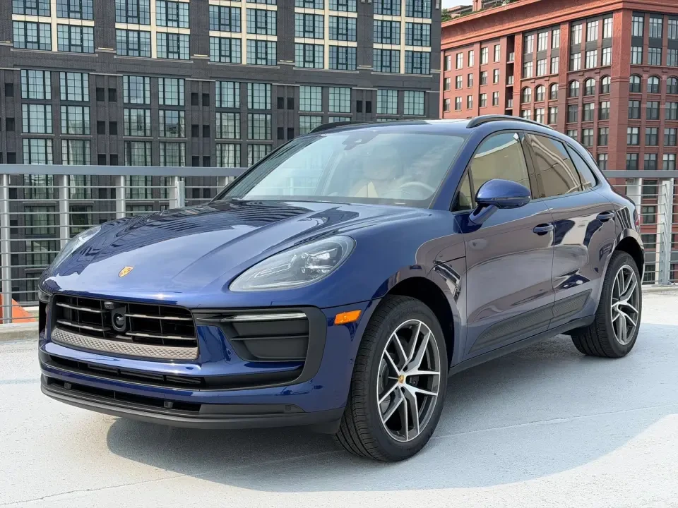 2026 Porsche Macan Electric - Image 7 of 31