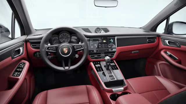 2026 Porsche Macan - Image 26 of 31