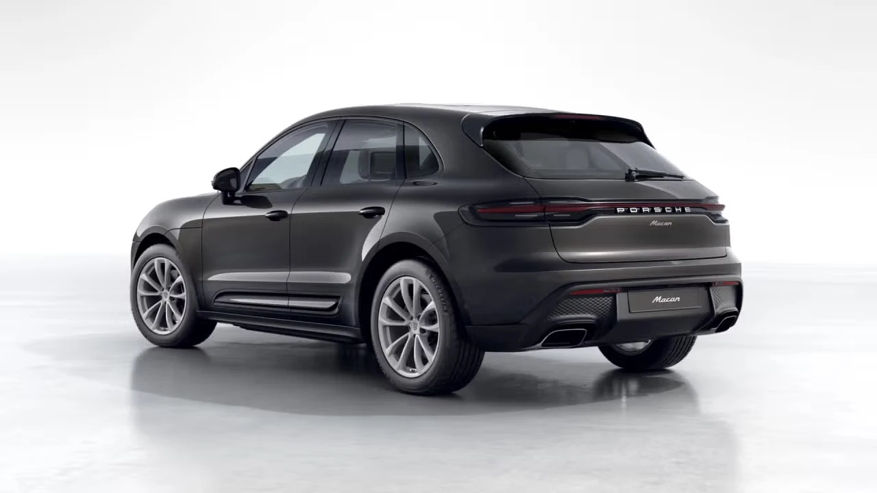 2026 Porsche Macan - Image 20 of 31