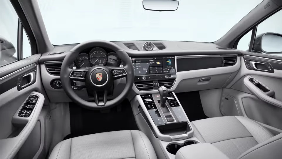 2026 Porsche Macan - Image 27 of 31