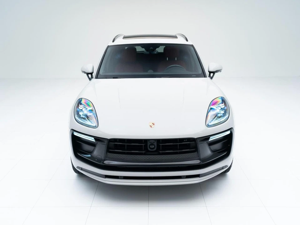 2026 Porsche Macan Electric - Image 6 of 30