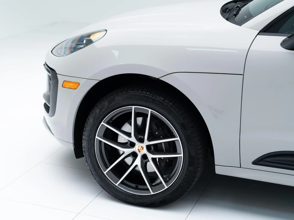 2026 Porsche Macan Electric - Image 11 of 30
