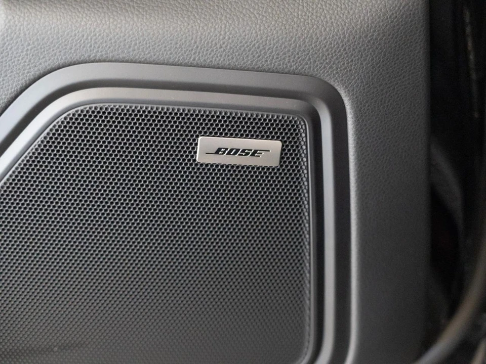 2026 Porsche Macan Electric - Image 18 of 28