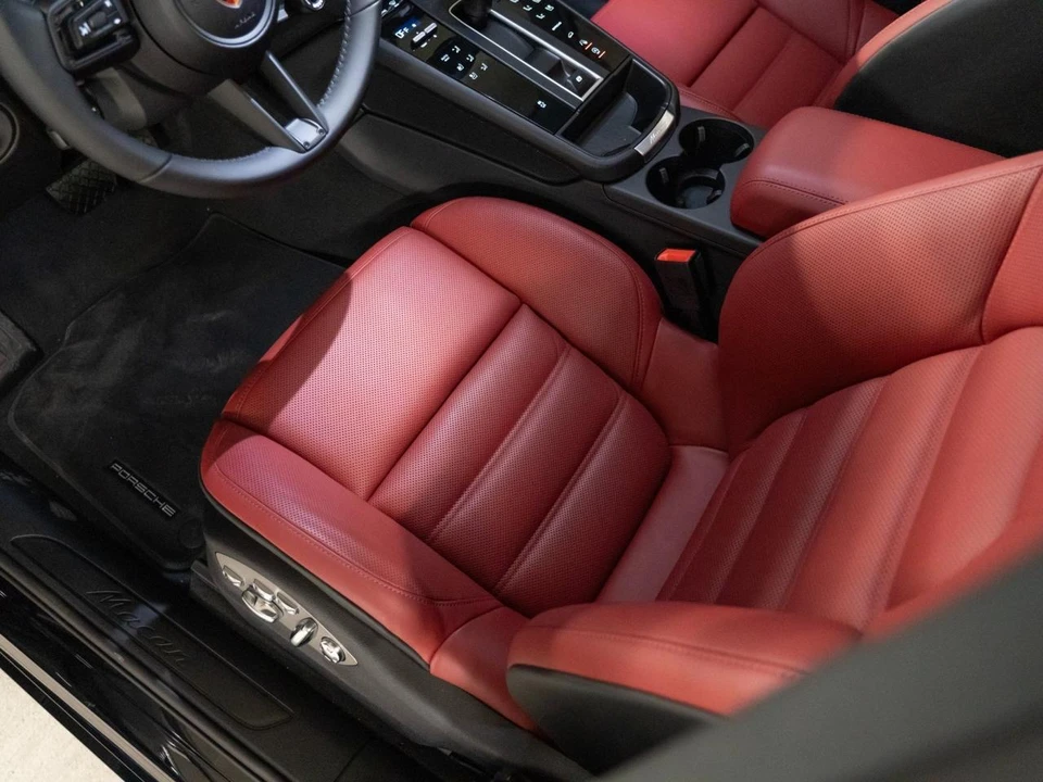 2026 Porsche Macan Electric - Image 14 of 28
