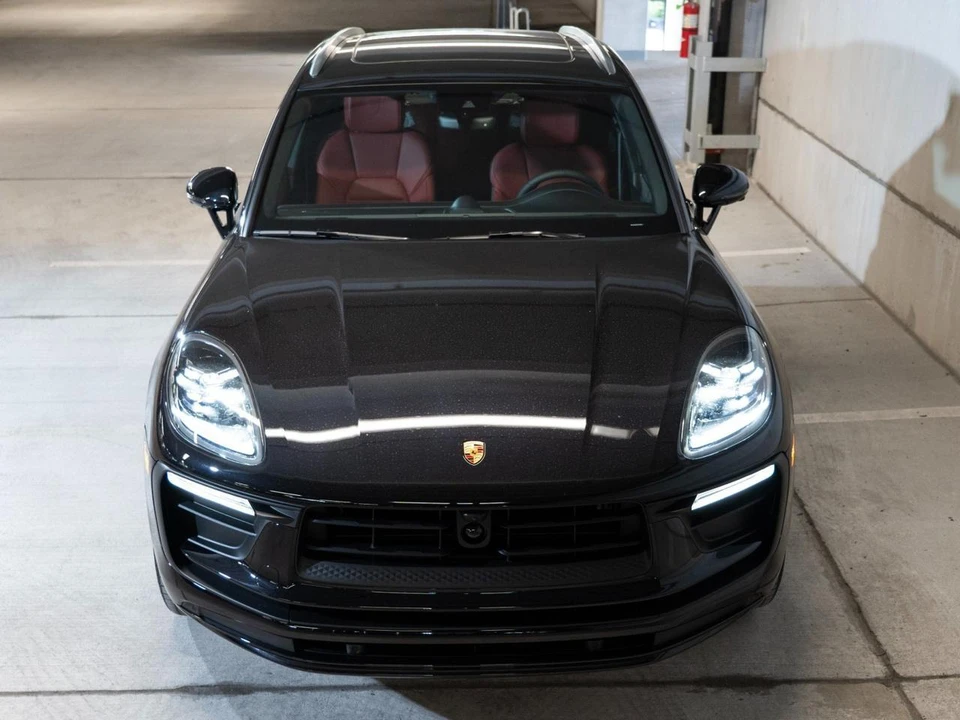 2026 Porsche Macan Electric - Image 6 of 28