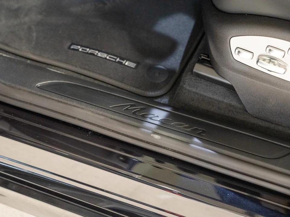 2026 Porsche Macan Electric - Image 12 of 28