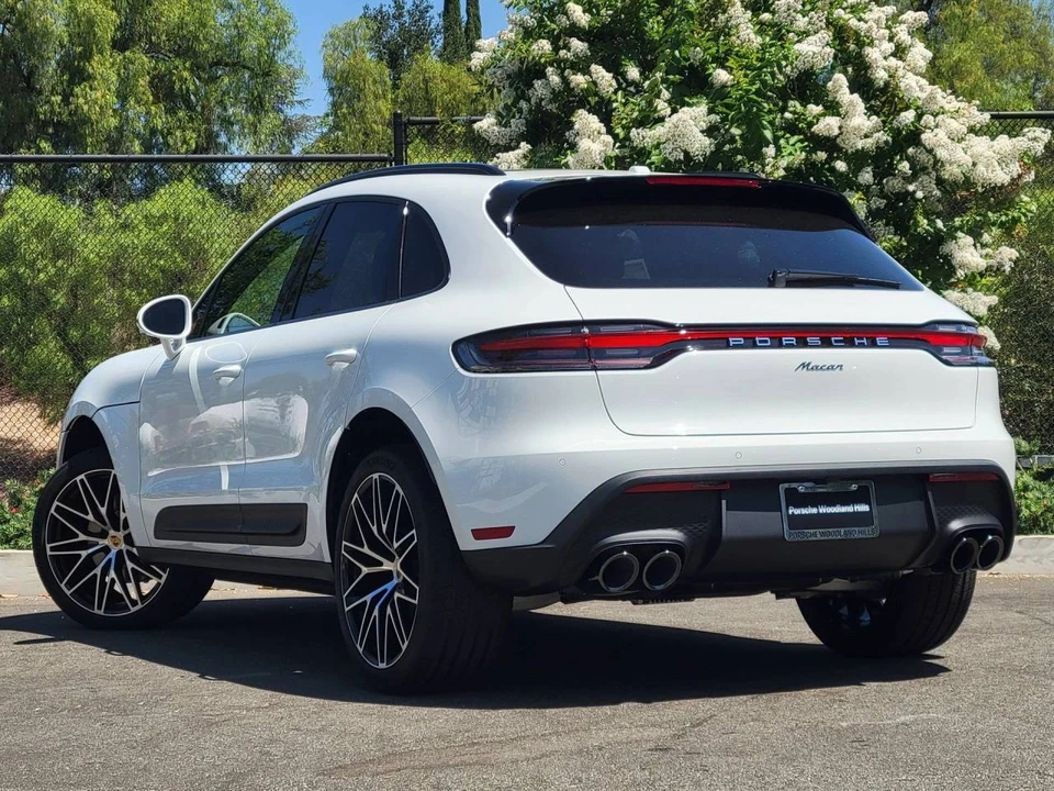 2026 Porsche Macan Electric - Image 3 of 5