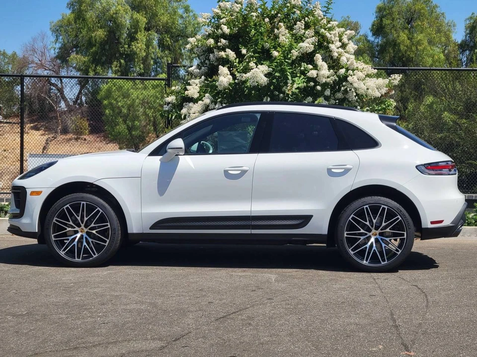 2026 Porsche Macan Electric - Image 2 of 5