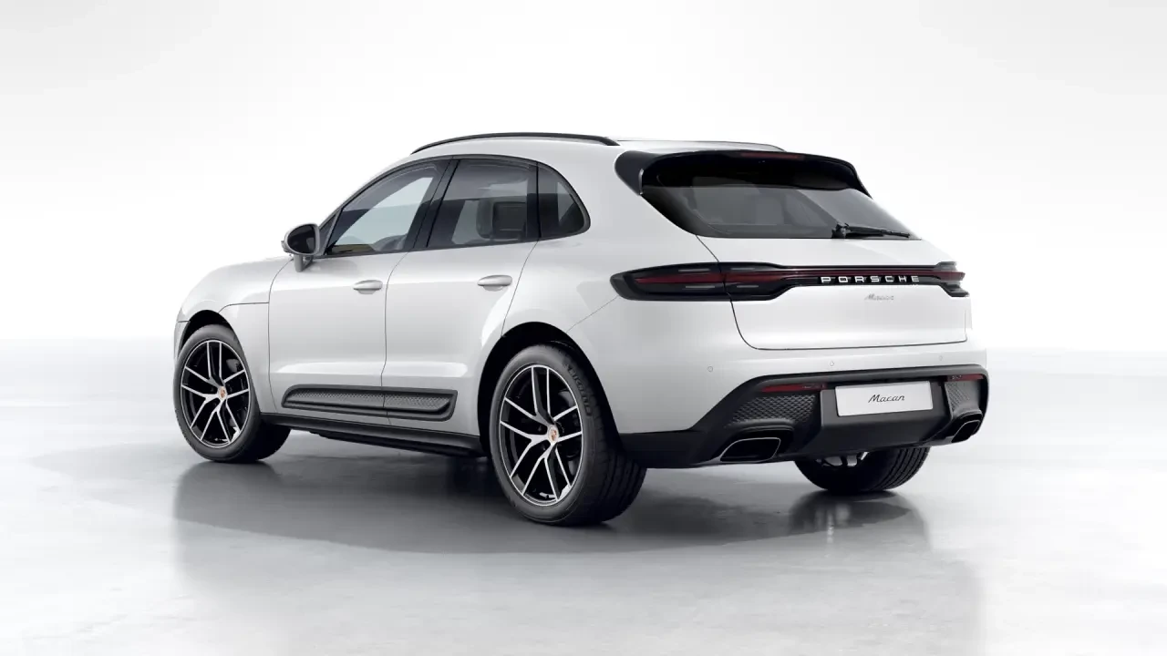 2026 Porsche Macan - Image 24 of 30