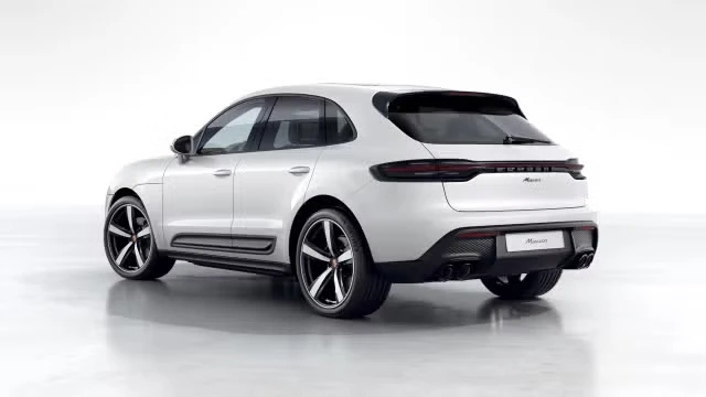 2026 Porsche Macan - Image 18 of 30