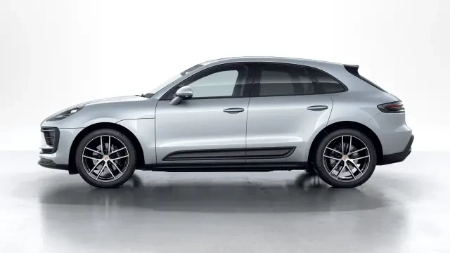 2026 Porsche Macan - Image 14 of 30