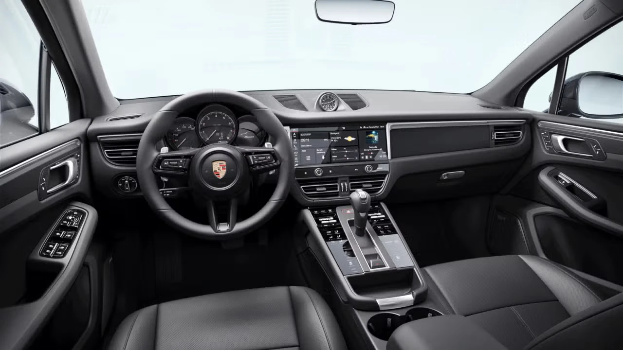 2026 Porsche Macan - Image 28 of 30