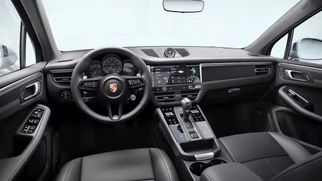 2026 Porsche Macan - Image 26 of 30