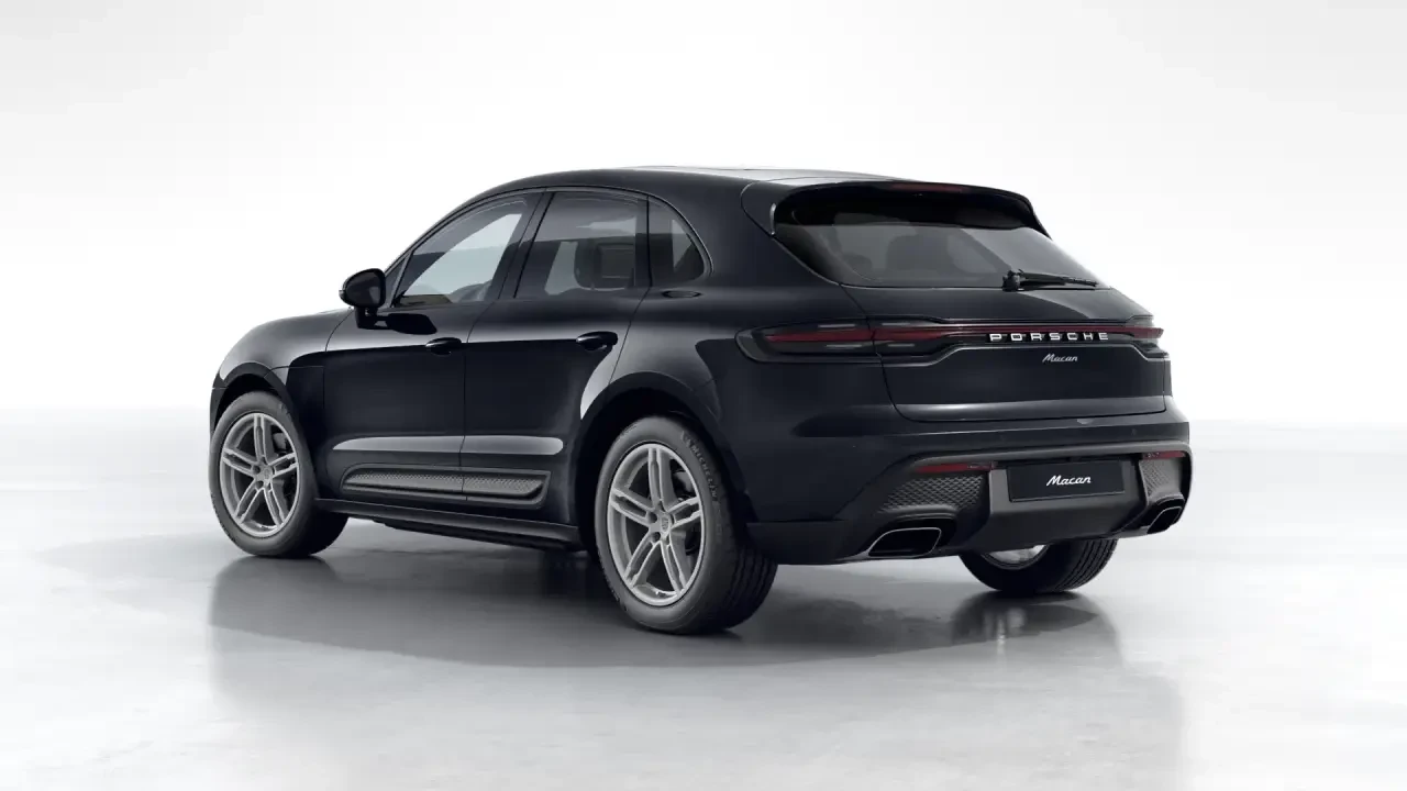 2026 Porsche Macan - Image 24 of 31