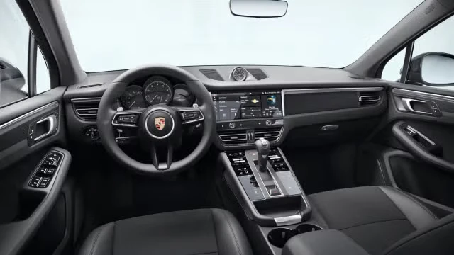 2026 Porsche Macan - Image 26 of 31