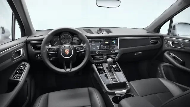 2026 Porsche Macan - Image 30 of 31
