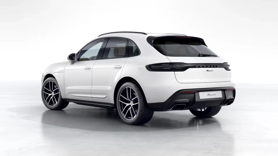2026 Porsche Macan - Image 19 of 30